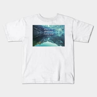 Going to the mountains 65 Kids T-Shirt